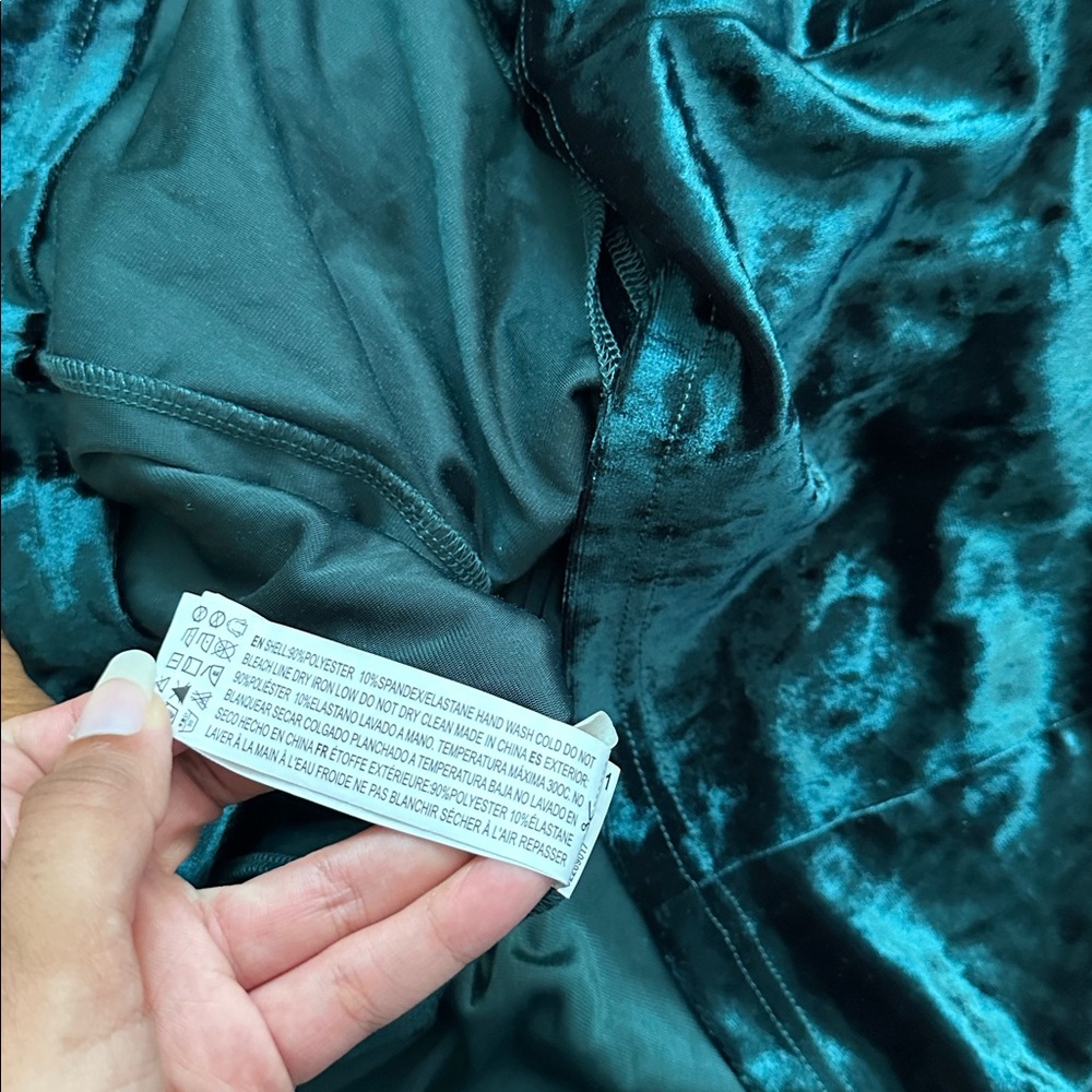 GREEN VELVET DRESS - Picture 10 of 10